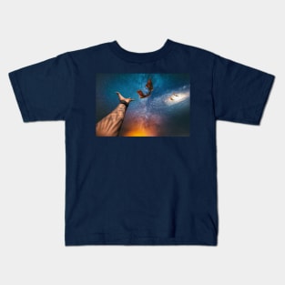 A galaxy catcher Kids T-Shirt